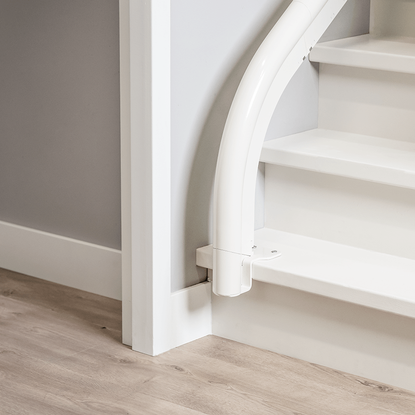 Otolift Modul-Air Smart curved stairlift first riser start avoid obstacles